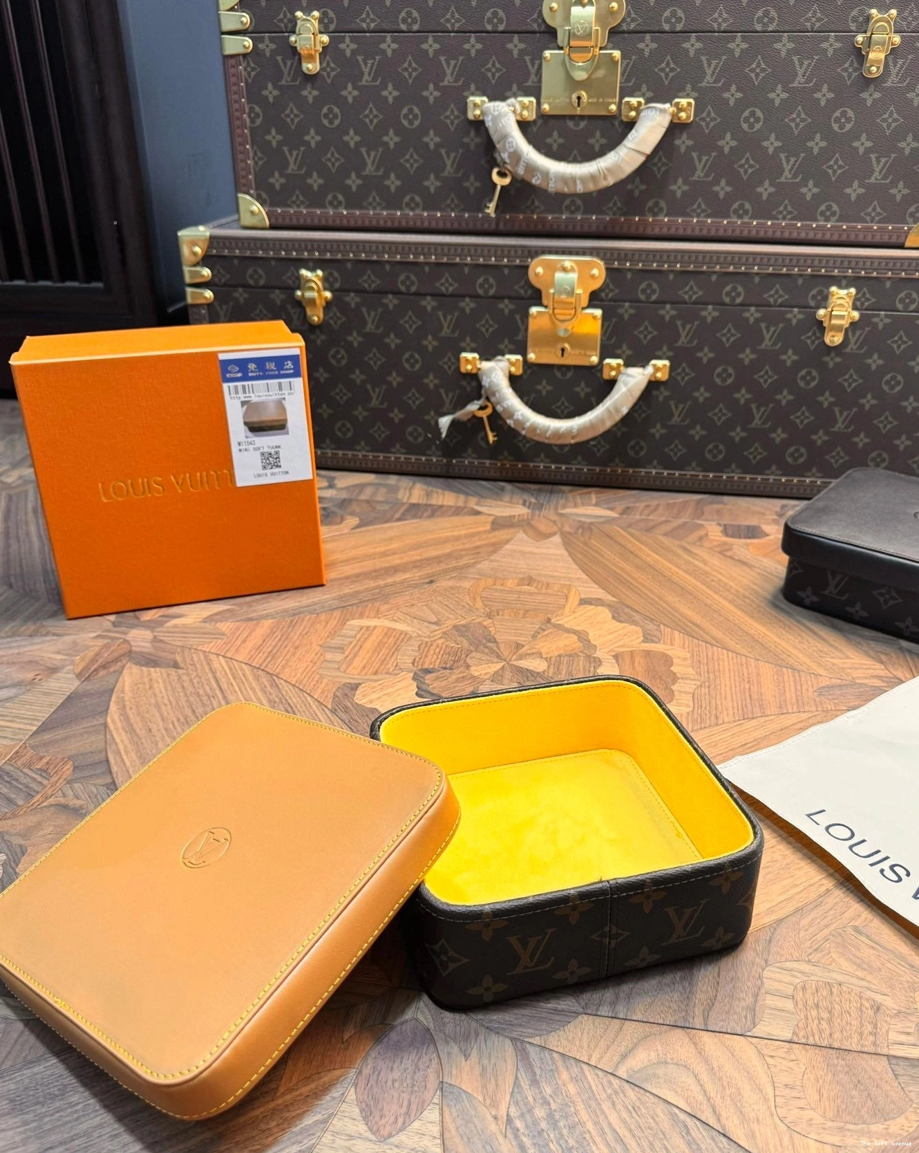 JEWELRY YELLOW LV CUSTOM SQUARE BOX 0709